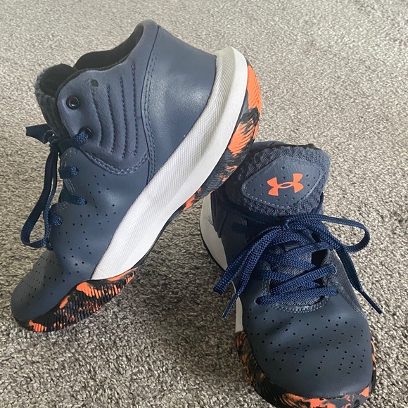Under Armour Other - Under Armour Youth Basketball Shoes | Size 5.5Y | Navy & Orange